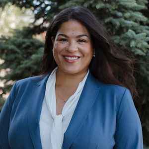 Meet your Posher, Nawel